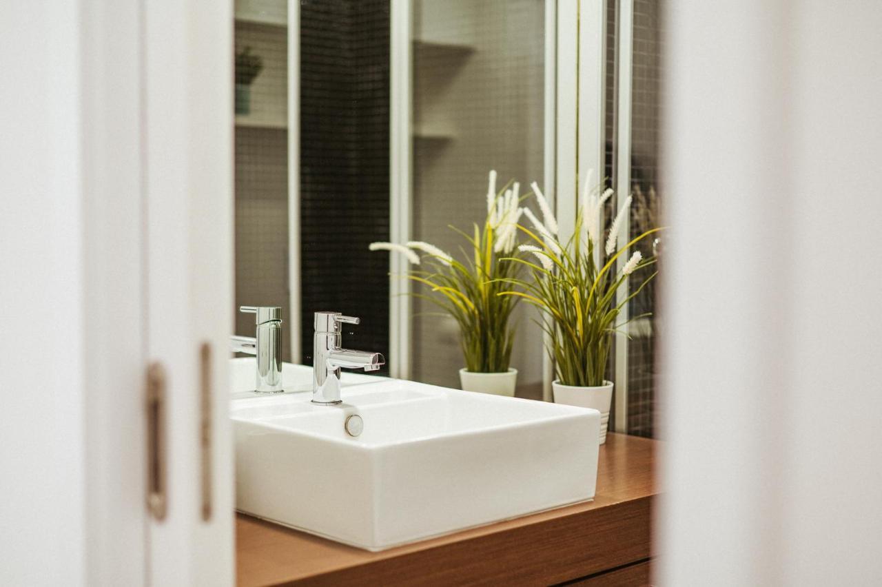 Rym Apartment - Madalenas ฟุงชาล ภายนอก รูปภาพ