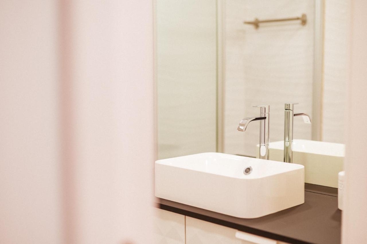 Rym Apartment - Madalenas ฟุงชาล ภายนอก รูปภาพ